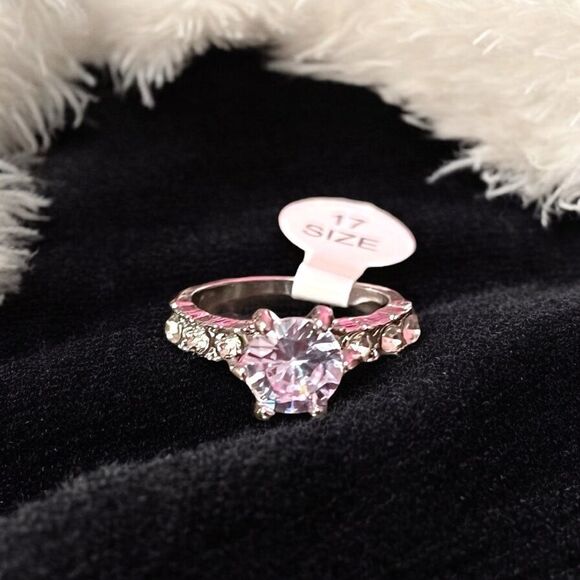 White Cubic Zirconia Silver Tone Ring Size 5.5 - Picture 1 of 5